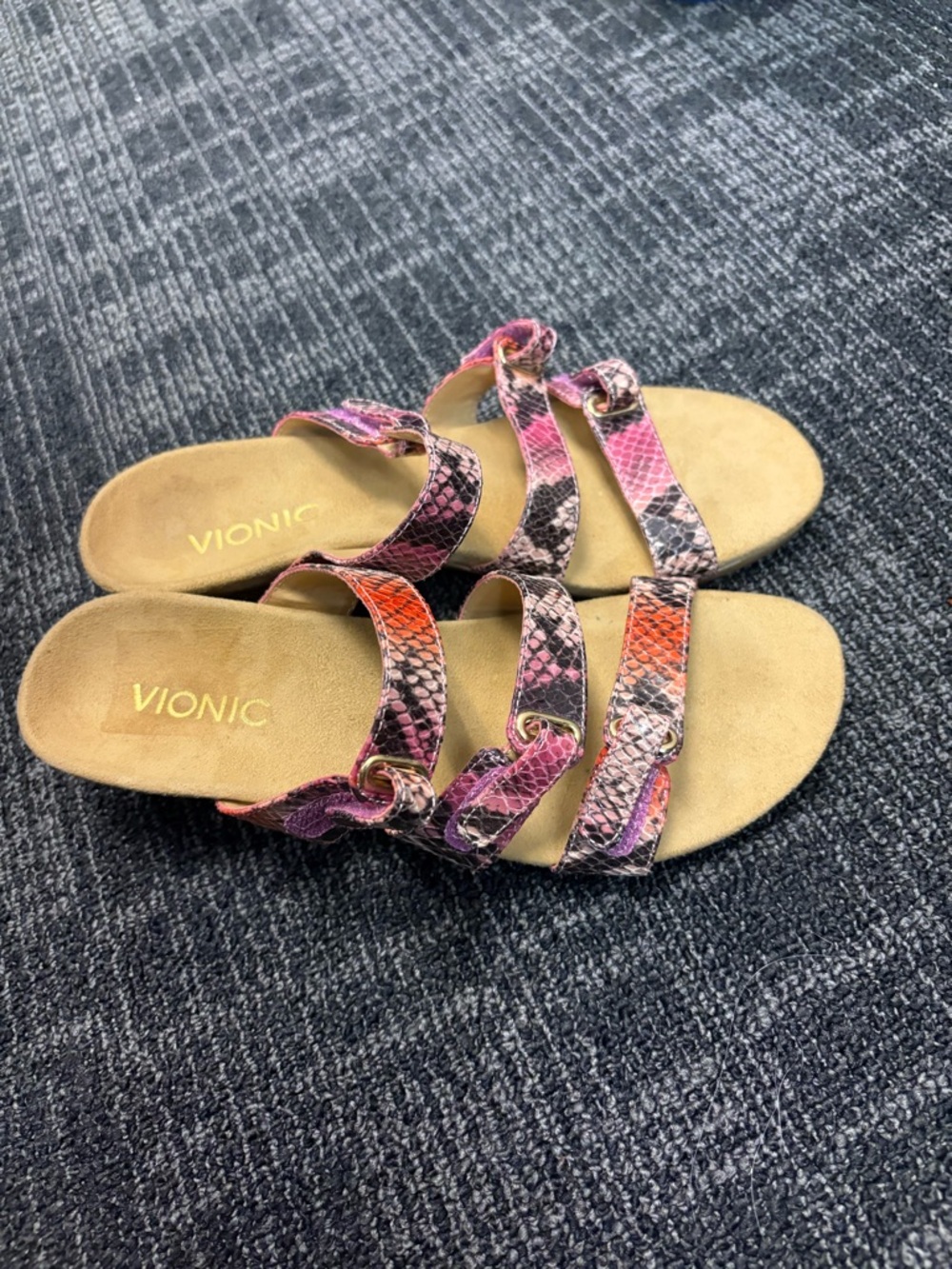 Vionic Dwyn adjustable straps wedge slide sandals snake pink 7 new w/o box